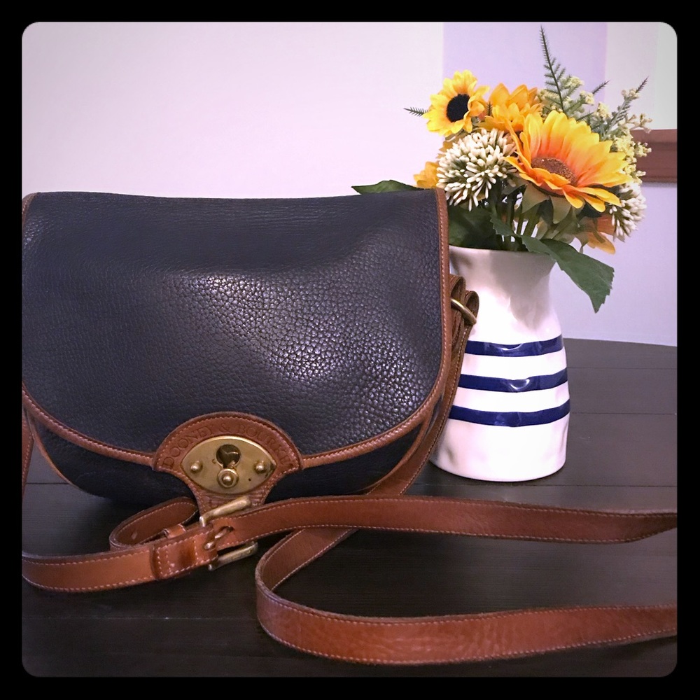 Vintage Dooney & Bourke shoulder bag